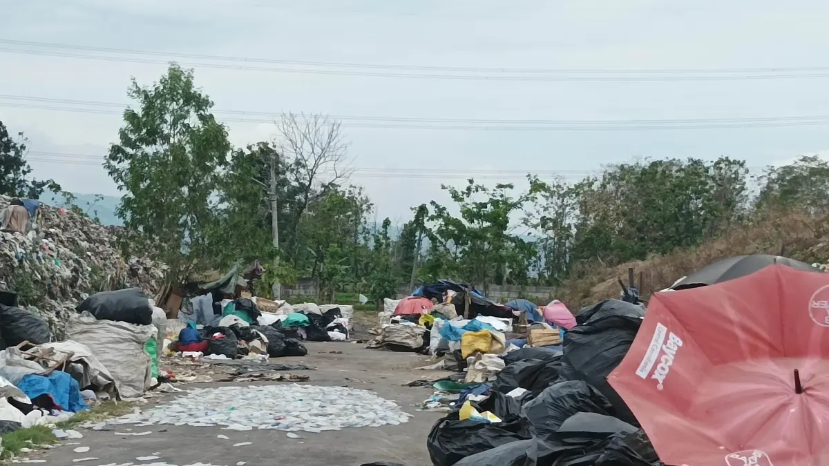 CEGAH OVERLOAD:&nbsp;Kondisi TPA Seboro di Kecamatan Krejengan. Setiap hari tempat ini masuk 500 ton. (Foto: Agus Faiz Musleh/Jawa Pos Radar Bromo)