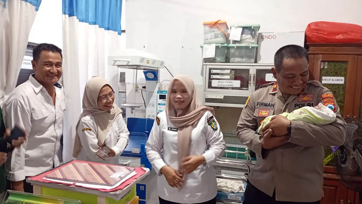 MEMILUKAN: Bayi yang sempat dibuang dan kini berada di rumah sakit. (Dokumen Radar Bromo)