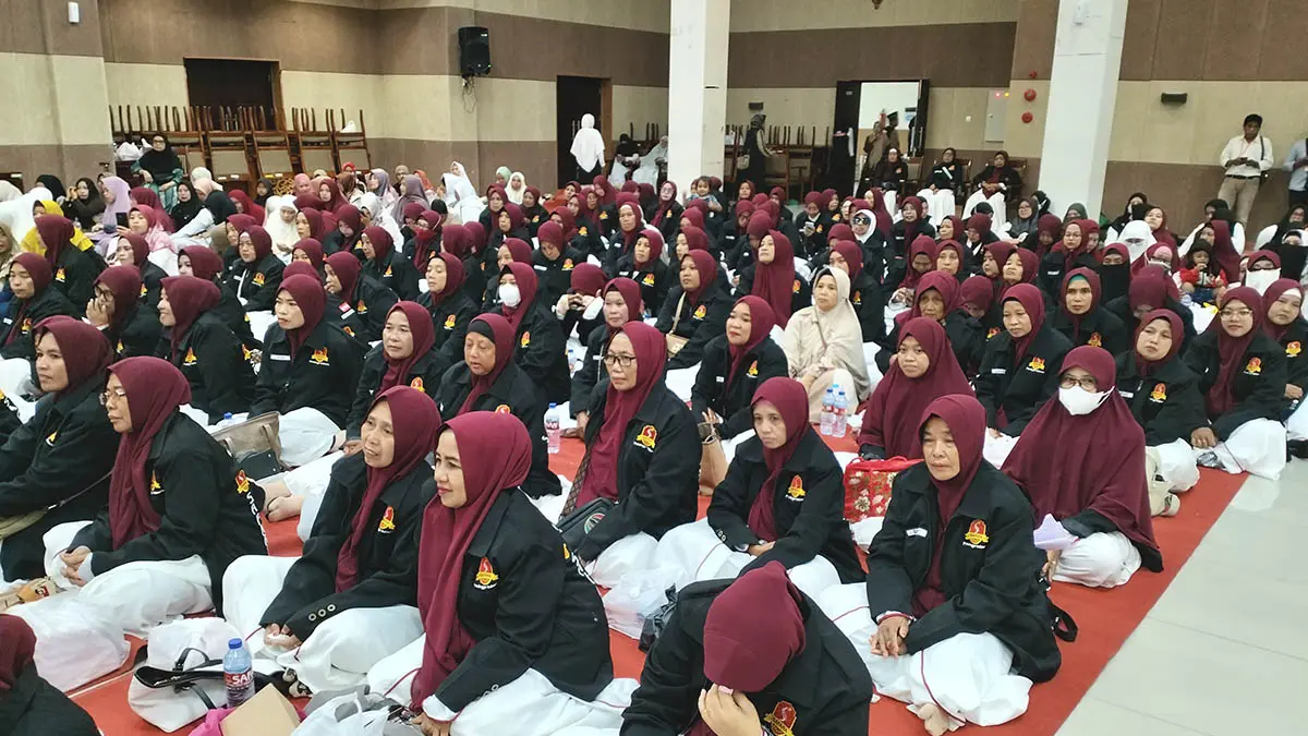 ANTUSIAS : Undangan Walimatus Safar Jamaah Haji 2026. (Foto: Achmad Arianto/Jawa Pos Radar Bromo)