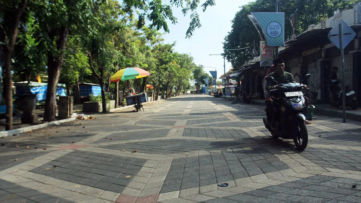MULUS: Selain lebih rapi dan tertata, pembangunan jalan paving dan pedestrian ini membuat jalan semakin lebar dan indah.
