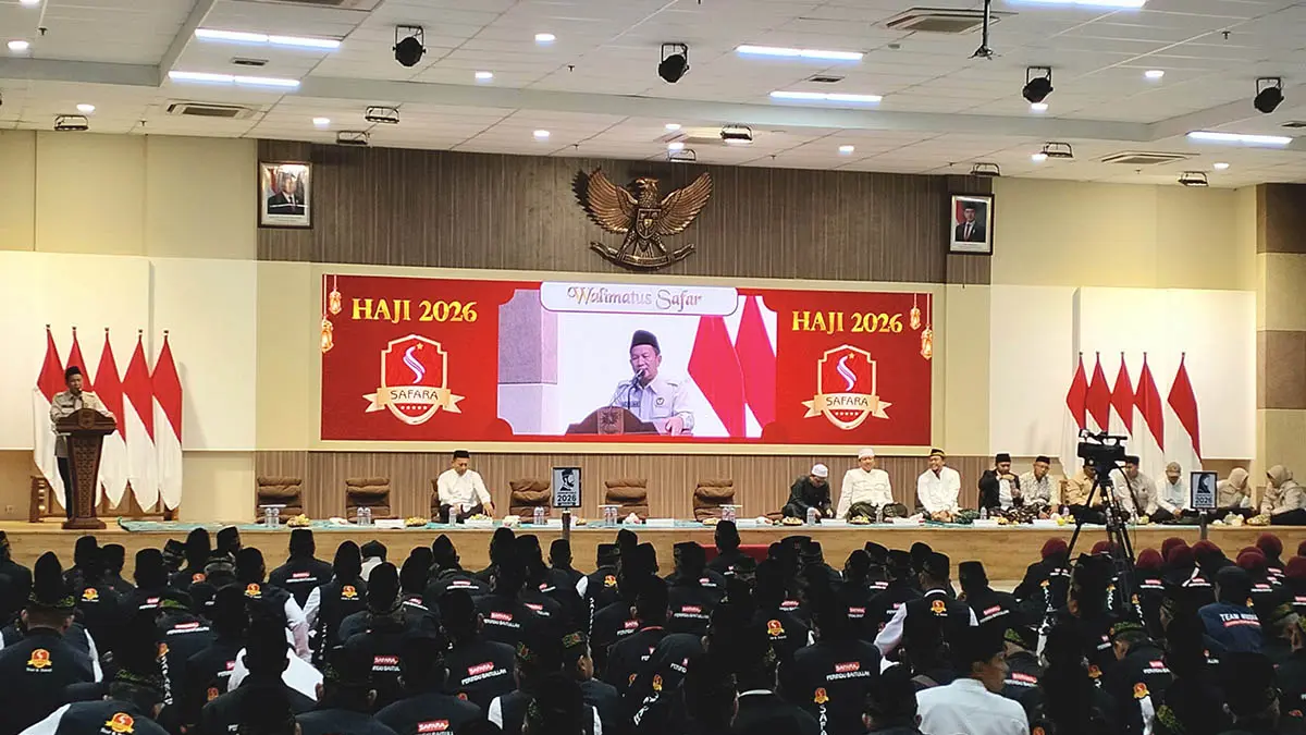 SAMBUTAN : Kepala Kantor Kemenhaj Kabupaten Probolinggo Moh. Barzan Ahmadi memberikan sambutan Walimatus Safar Jamaah Haji 2026. (Foto: Achmad Arianto/Jawa Pos Radar Bromo)
