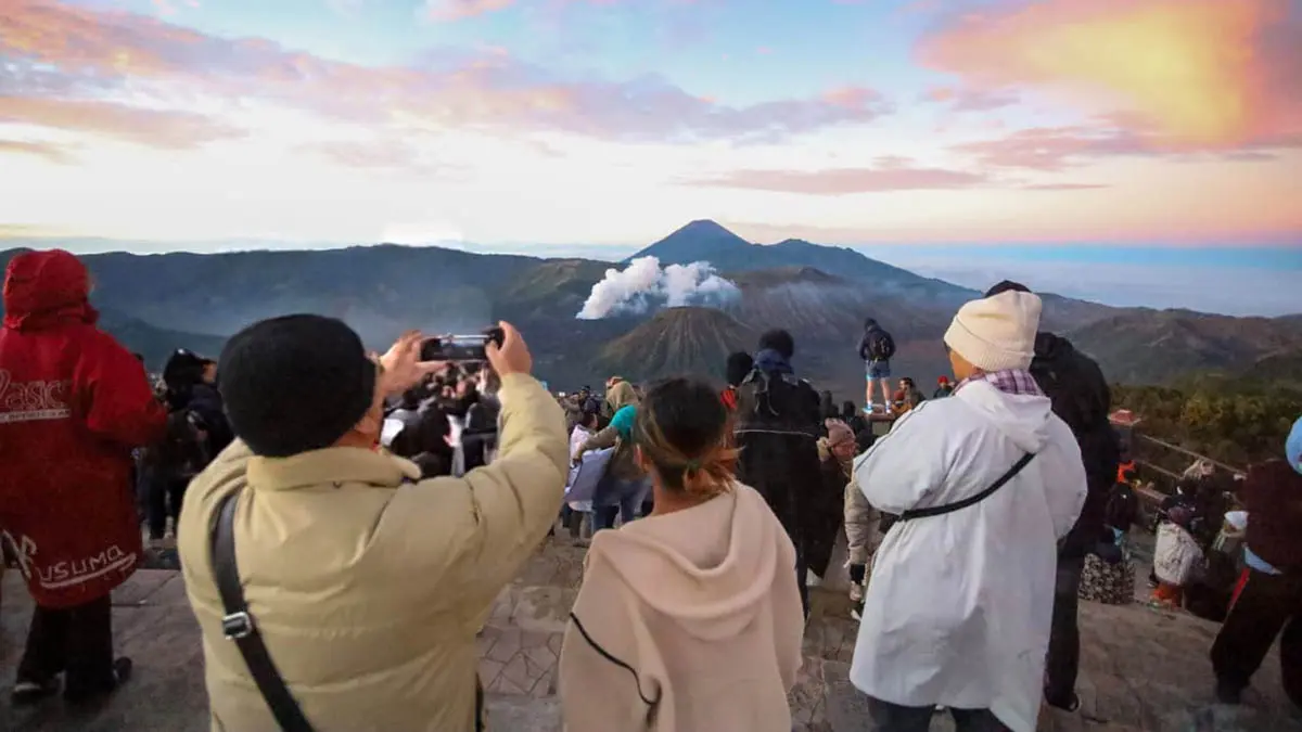 FAVORIT: Kawasan Gunung Bromo yang masih menjadi tempat favorit bagi wisatawan untuk berdatangan. (Mokhamad Zubaidillah/Radar Bromo)