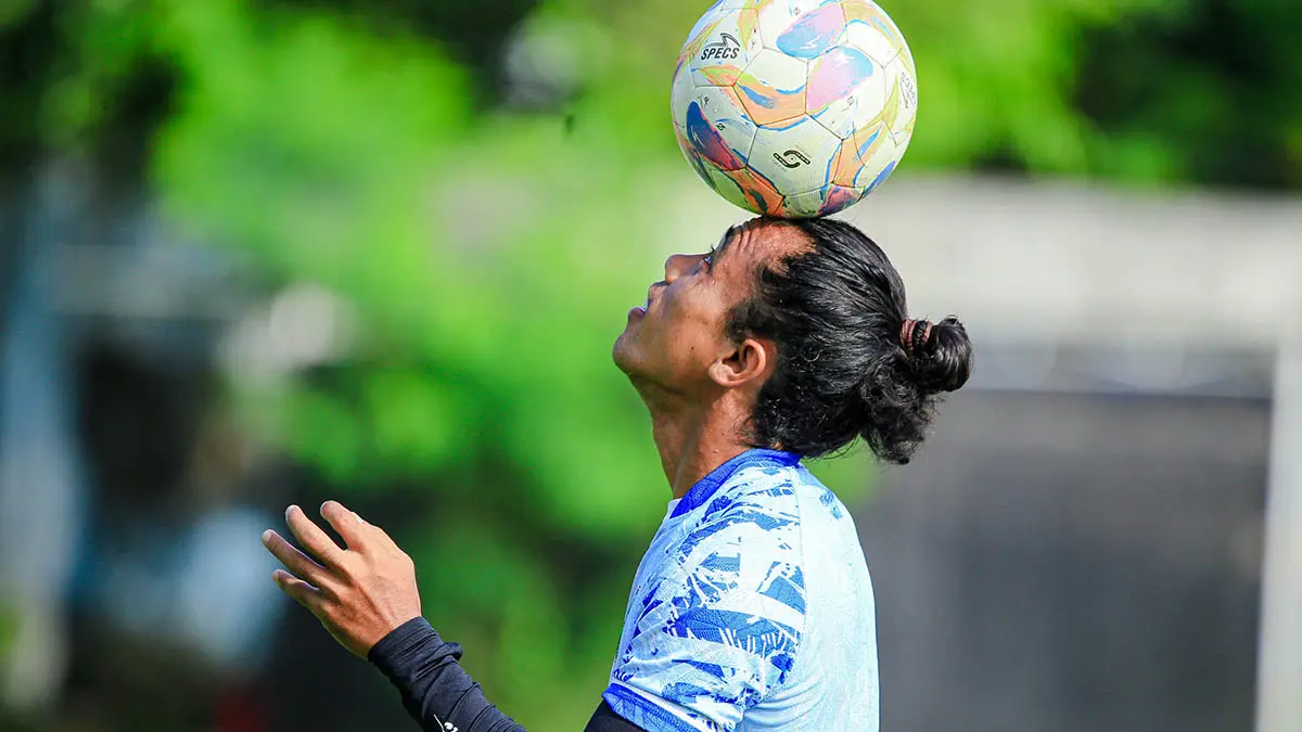 REKRUTAN BARU:&nbsp;Pemain&nbsp; bertahan Pasuruan United Samsul Arifin saat berlatih. Eks Bhayangkara FC dan Persela ini akan membela Laskar Santri Mbeling di zona nasional. (Foto: Pasuruan Unied for Jawa Pos Radar Bromo)