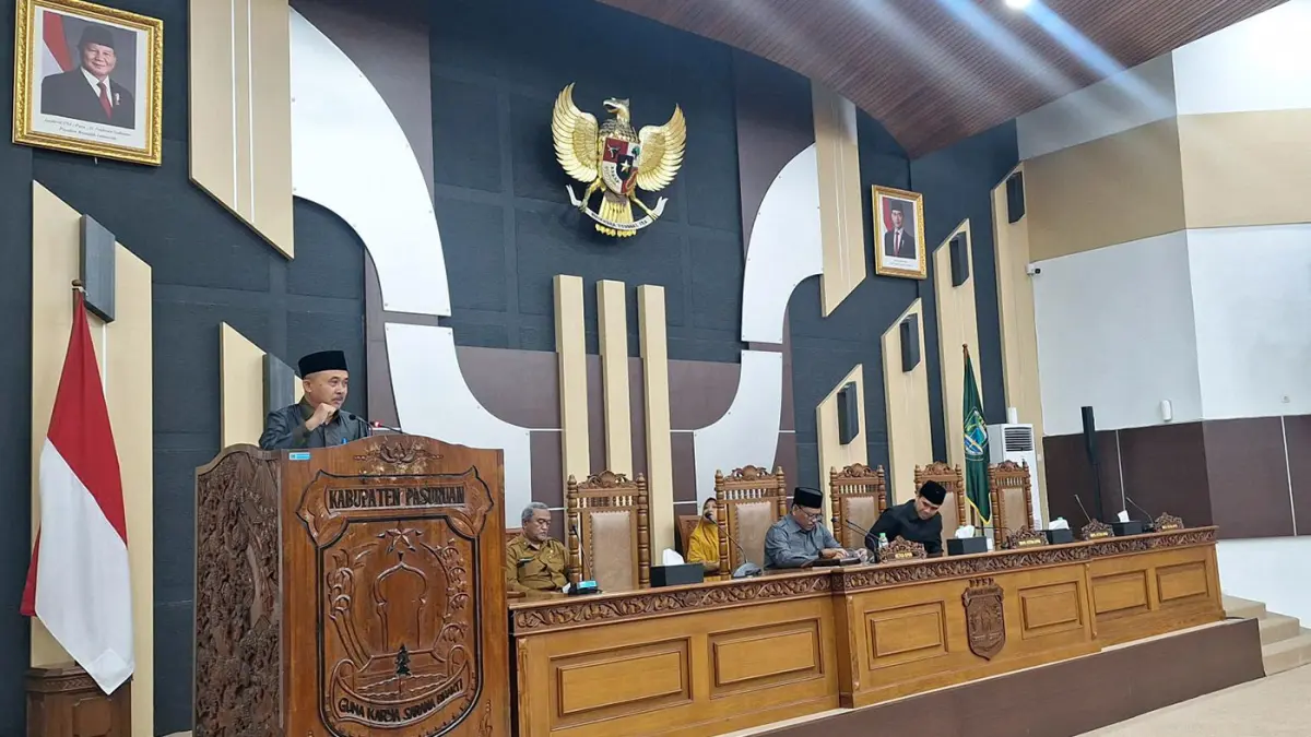 Pansus Real Estate DPRD Kabupaten Pasuruan saat menyampaikan rekomendasi terkait proyek pembangunan perumahan di lereng Gunung Arjuno-Welirang. (M Busthomi/ Radar Bromo)