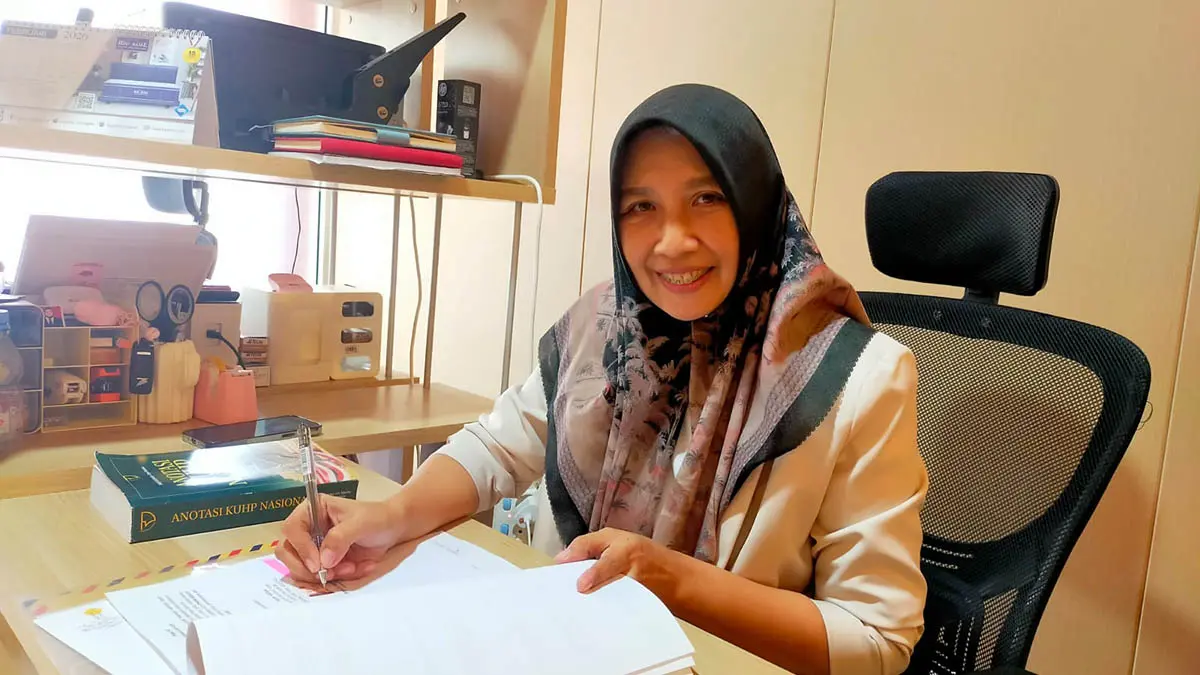 TANGGUH: Sosok Wiwik Tri Haryati, S.H., M.H. yang dikenal tangguh. (Wiwik Tri Haryati for Radar Bromo)