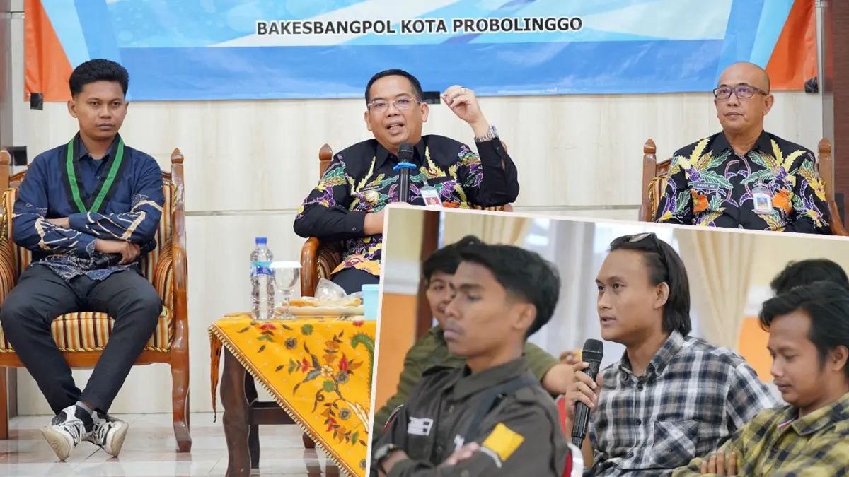DISKUSI: Wali Kota Probolinggo dokter Aminuddin (tengah, pegang mik) saat berdiskusi bareng perwakilan mahasiswa dan organisasi kepemudaan di Kota Probolinggo. Inset salah satu peserta melontarkan pertanyaan ke wali kota. (Diskominfo Kota Probolinggo for Radar Bromo)