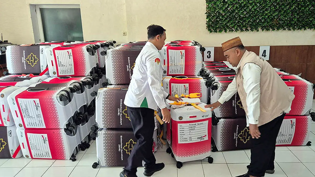 DISIAPKAN: Koper para jemaah haji Kota Pasuruan yang telah dikirim ke asrama haji Surabaya. (Dokumen Radar Bromo)