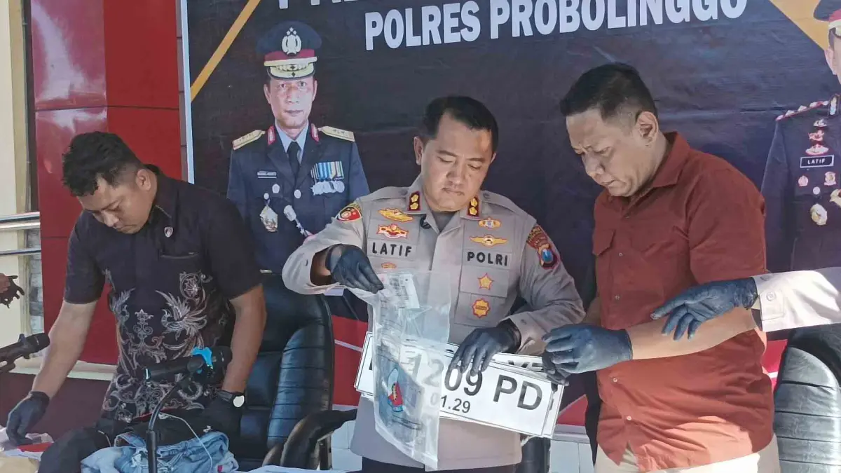 RILIS: Kapolres Probolinggo AKBP M.&nbsp;Wahyudin Latif merilis ungkap kasus selama April di wilayah hukum Polres Probolinggo. (AGUS FAIZ MUSLEH/JAWA POS RADAR BROMO)