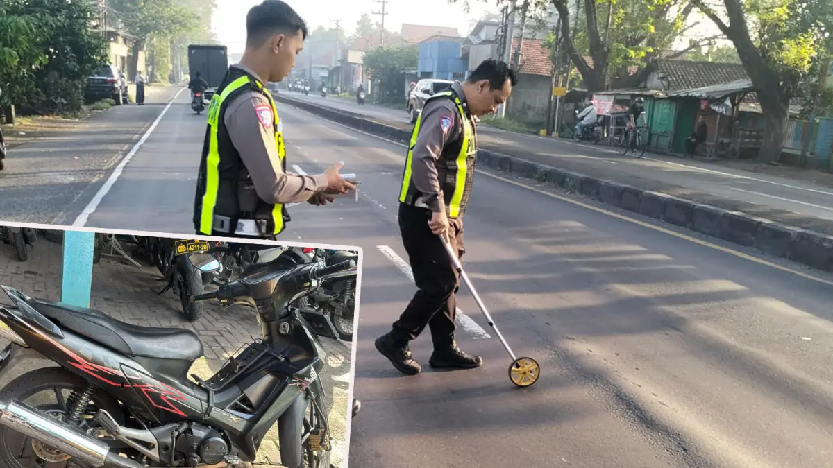 KECELAKAAN MAUT: Petugas satlantas saat melakukan olah TKP kecelakaan maut di jalan raya Malang-Surabaya di Karangrejo, Gempol, Selaa (28/4). 