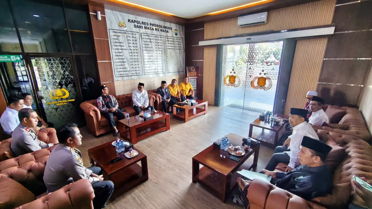 MUI Kabupaten Probolinggo untuk menyampaikan Putusan Fatwa MUI terkait penagihan utang, penarikan dan jual beli kendaraan bermotor dalam pembiayaan bermasalah di Mapolres Probolinggo.