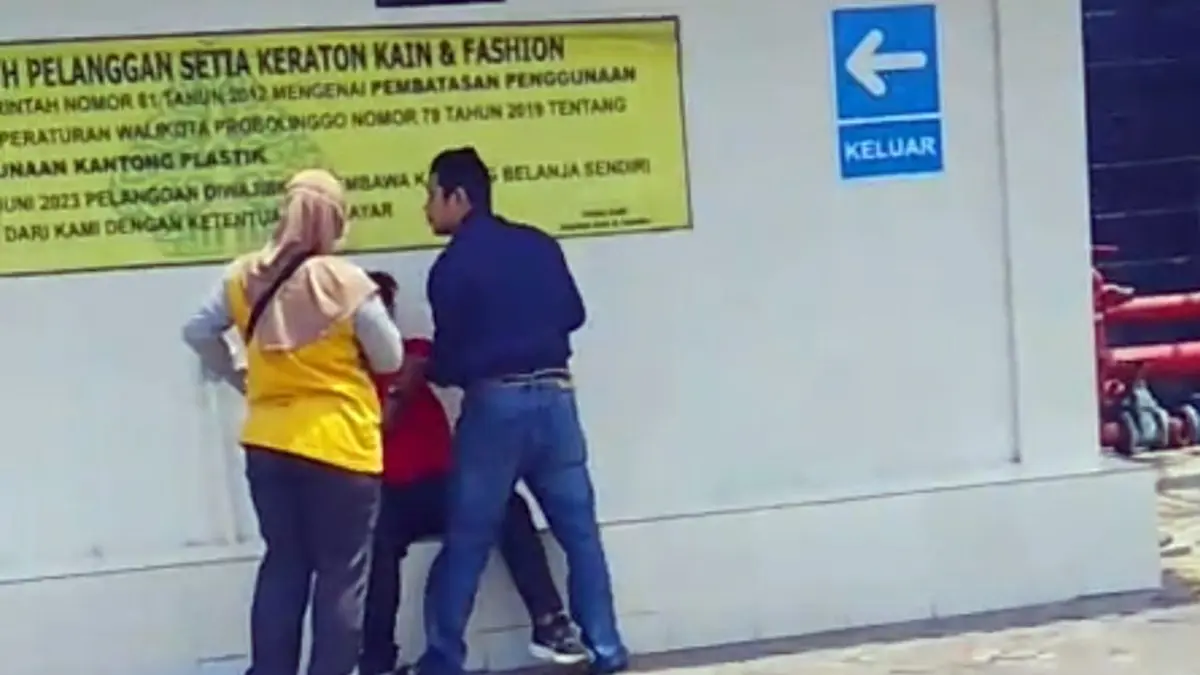 VIRAL: Potongan video yang menunjukkan penggerebekan oknum ASN di Puskesmas Krejengan, di salah satu pusat perbelanjaan di Kota Probolinggo.