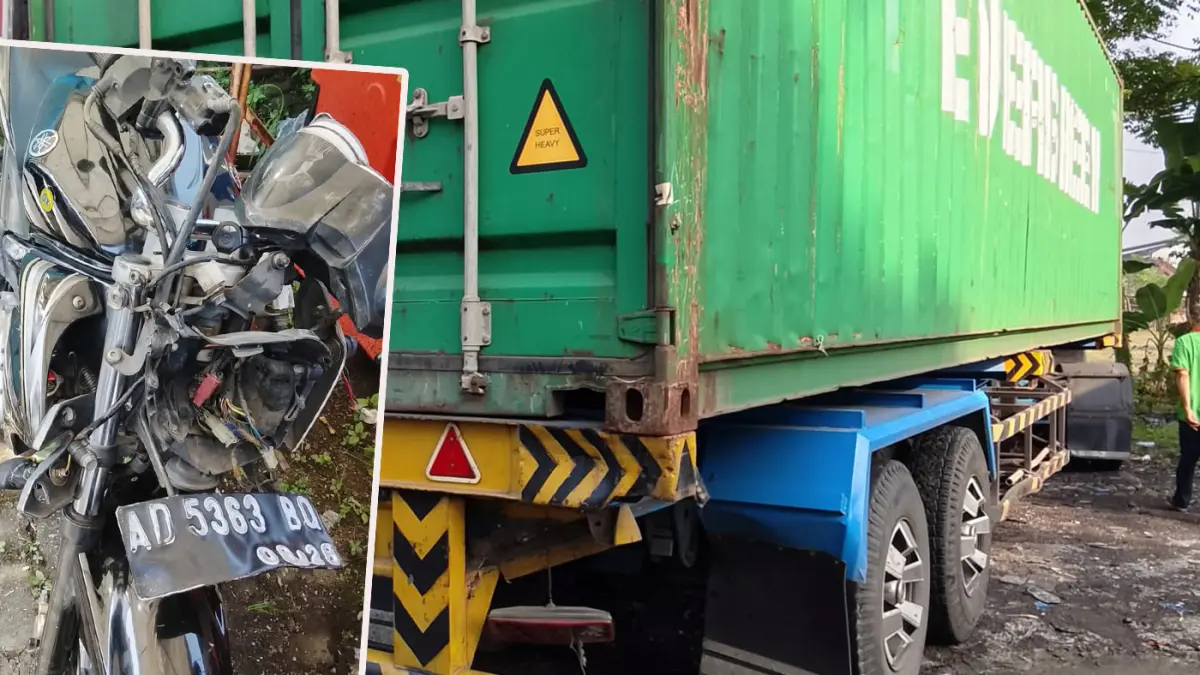 BARANG BUKTI: Kondisi truk dan motor yang terlibat tabrakan di Bypass Gempol, Senin (4/5). 