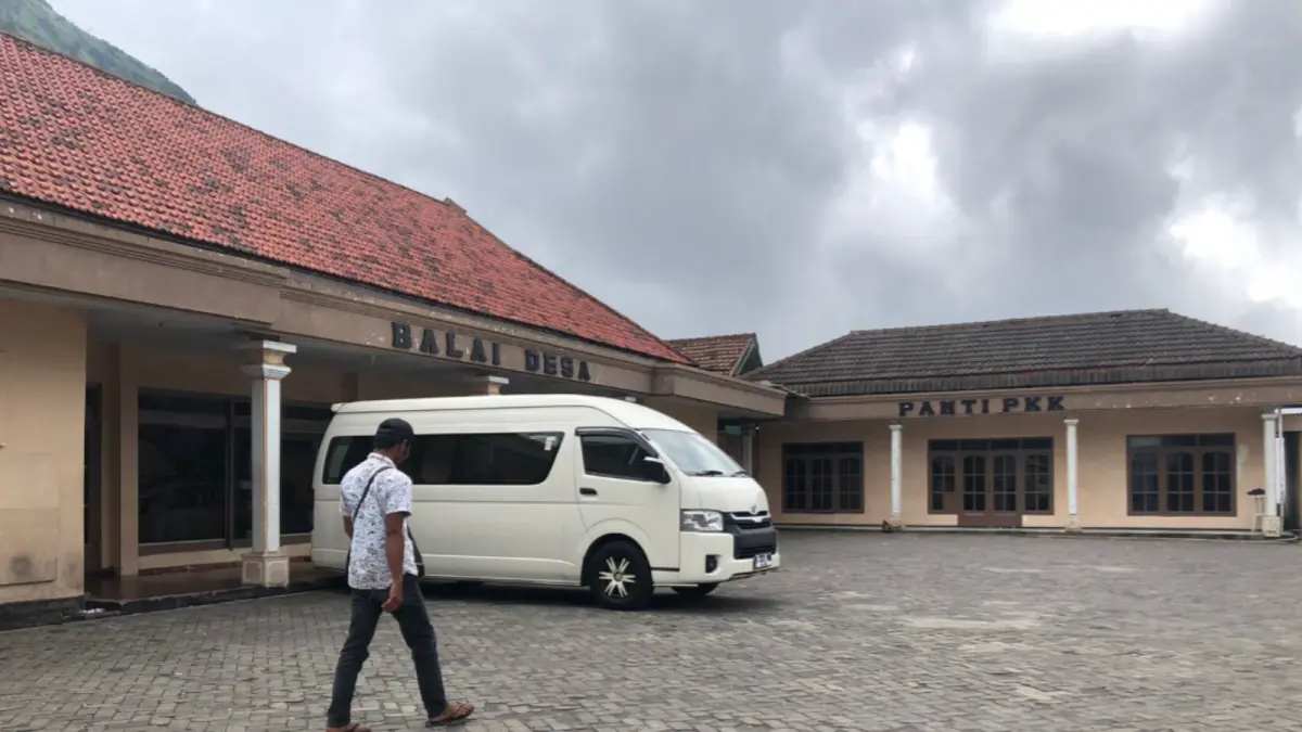 PEMERINTAHAN: Depan Balai Desa Wonokerto, Kecamatan Sukapura, Kabupaten Probolinggo, yang rencananya akan direnovasi. INNEKE AGUSTIN/Jawa Pos Radar Bromo