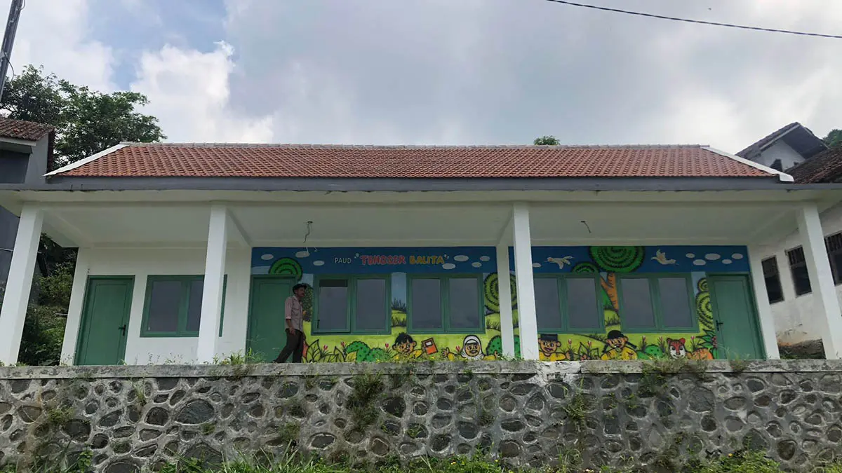 KOKOH: Gedung Paud Tengger Balita yang dibangun Pemerintah Desa Ngepung, Kecamatan Sukapura. (Foto: Inneke Agustin/Jawa Pos Radar Bromo)