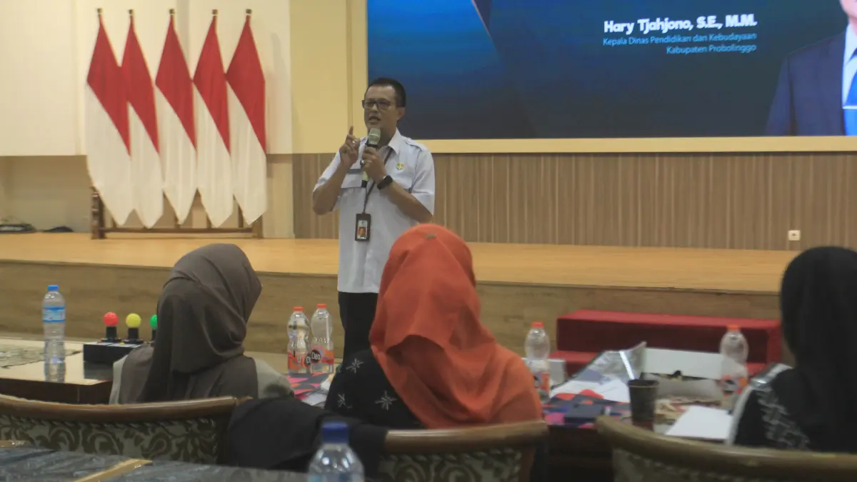 Kadis Dikdaya Hery Tjahjono saat memberikan motivasi pada para peserta. 