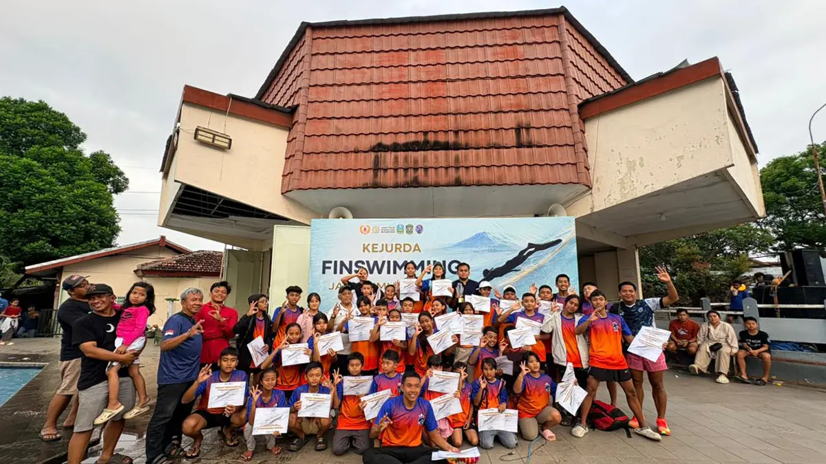 Para atlet finswimming Kabupaten Pasuruan yang ikut kejurda di Lumajang. (Foto: POSSI for Jawa Pos Radar Bromo)