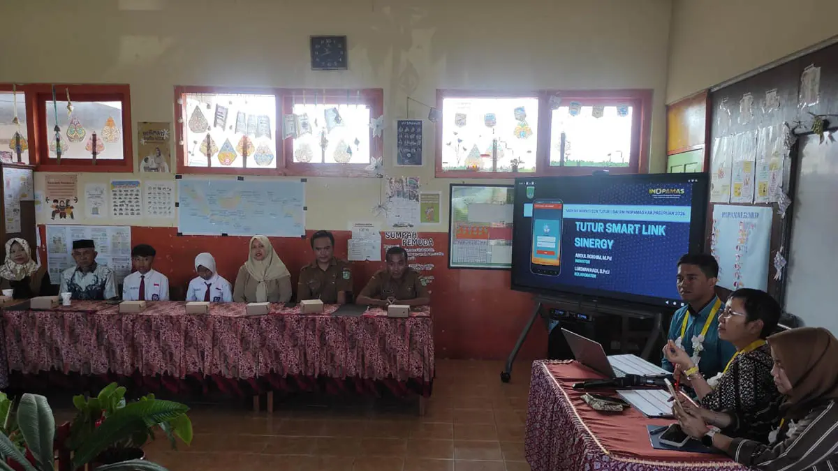 BIDANG PENDIDIKAN: Dewan juri menyaksikan inovasi milik SDN Tutur 2. (Foto: Fandi Armanto/Jawa Pos Radar Bromo)