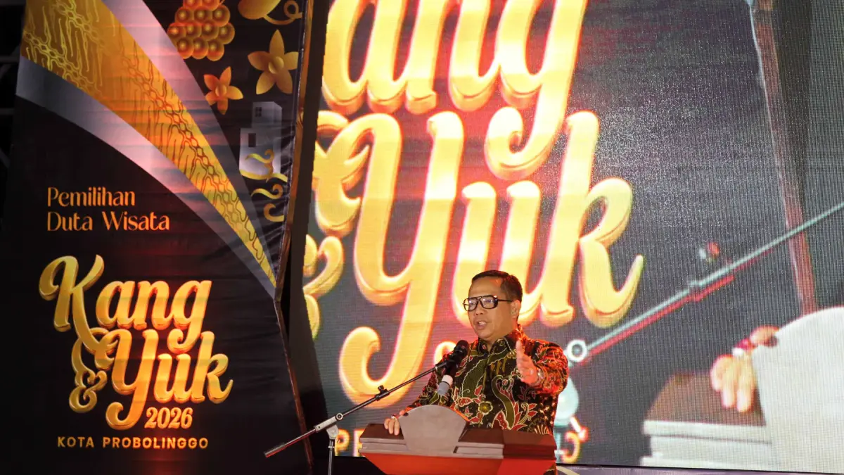 SAMBUTAN: Wali Kota Probolinggo dr. Aminuddin membuka Grand Final Pemilihan Duta Wisata Kang dan Yuk Kota Probolinggo Tahun 2026, Minggu (17/5) malam.