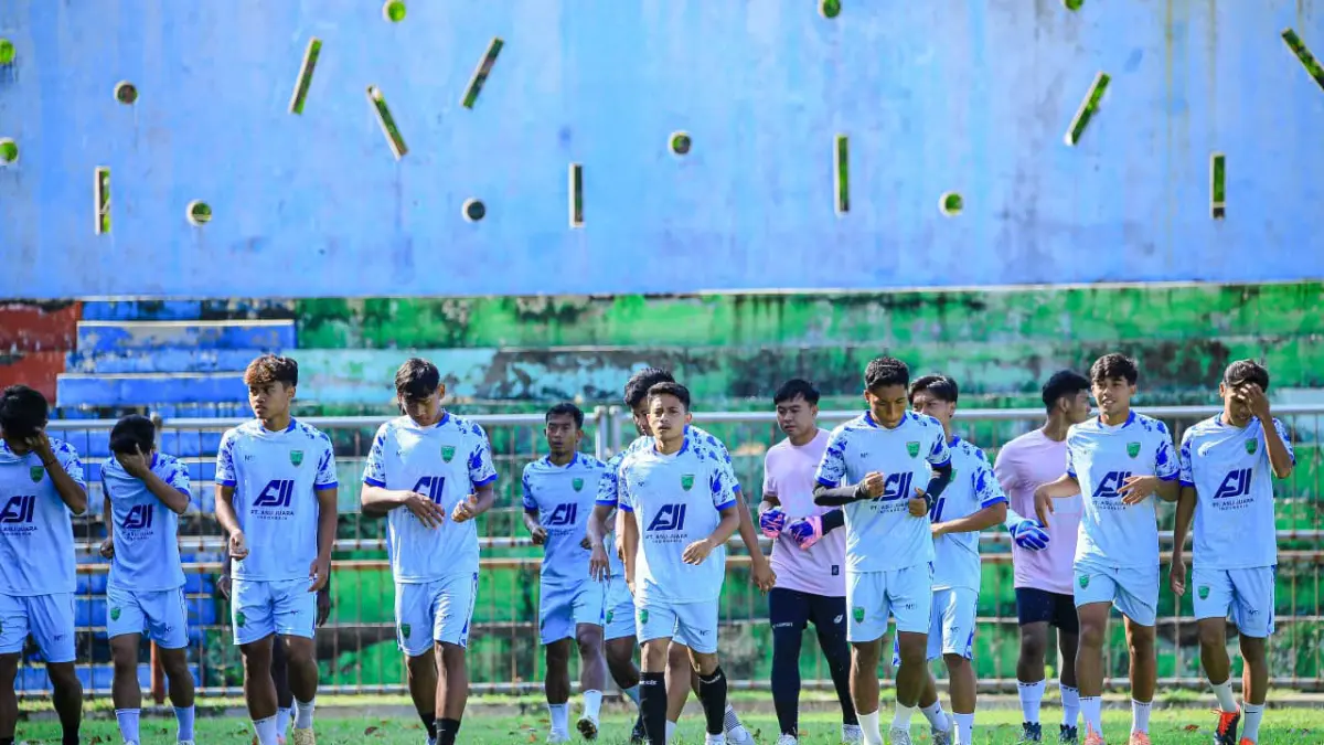 SUDAH SIAP: Skuadra Pasuruan United saat berlatih di Stadion R Soedarsono, Kamis (21/5) lalu. (Foto: Pasuruan United for Jawa Pos Radar Bromo)