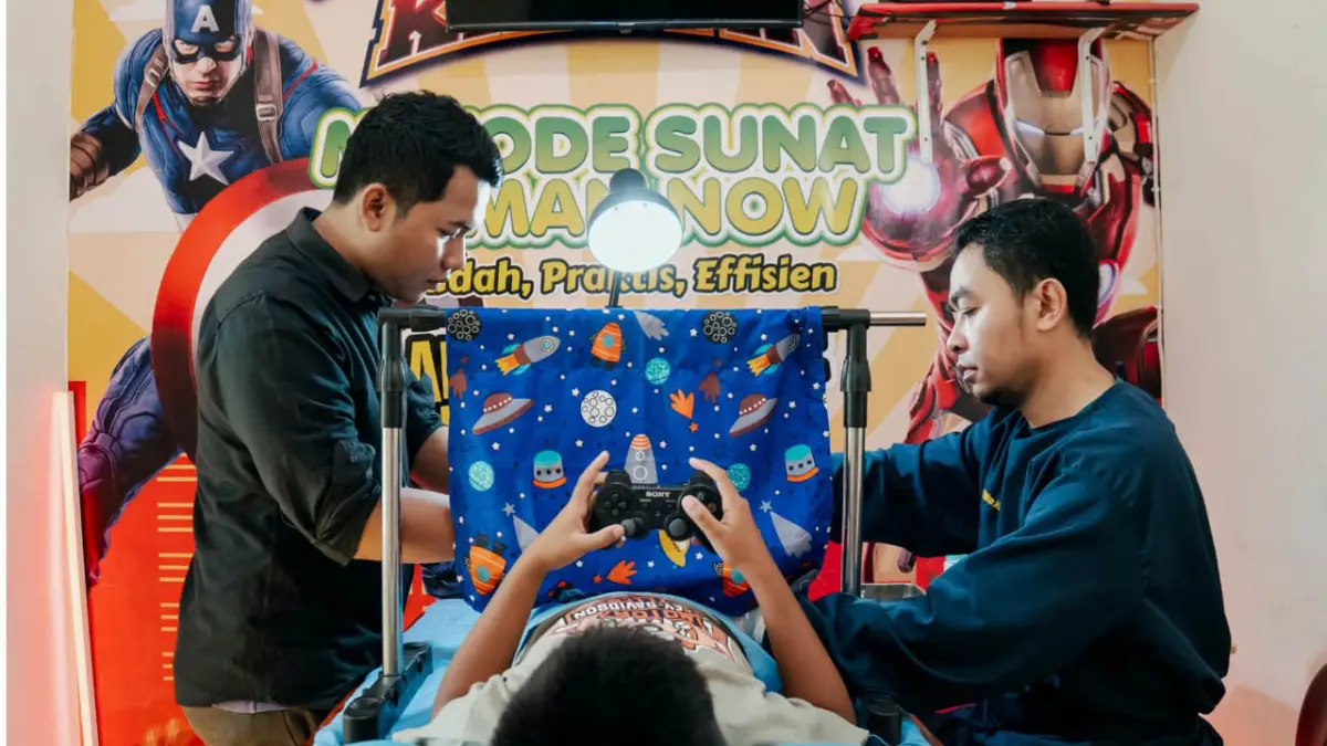 NYAMAN: Dengan Teknologi Modern, Khitan nyaman, cepat, dan minim trauma. (Foto: Istimewa)