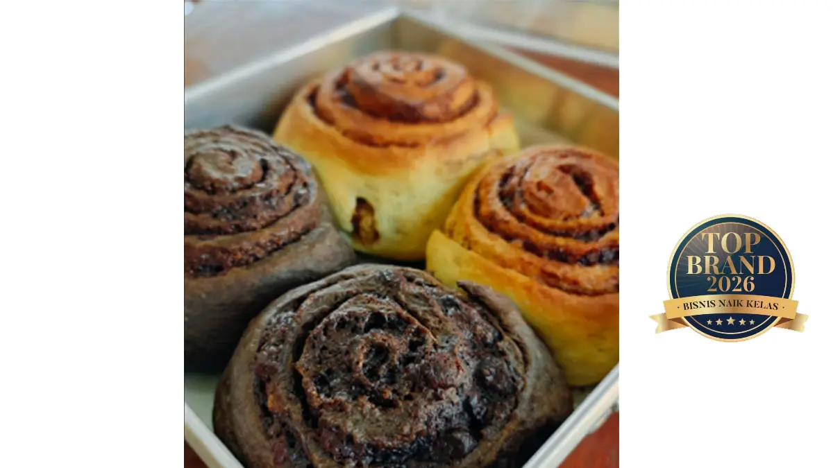 MANIS: Cinnamon bakery yang legit dinikmati selagi hangat. (Foto: Yuni Arwulan for Jawa Pos Radar Bromo)