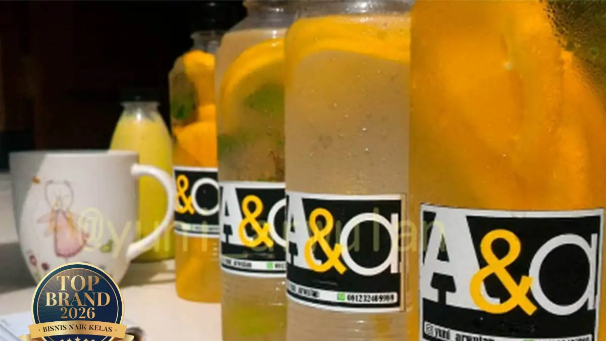 MENYEHATKAN: Infused water yang kerap dinikmati bagi Anda untuk mencari sensai kesegaran. (Foto: Yuni Arwulan for Jawa Pos Radar Bromo)