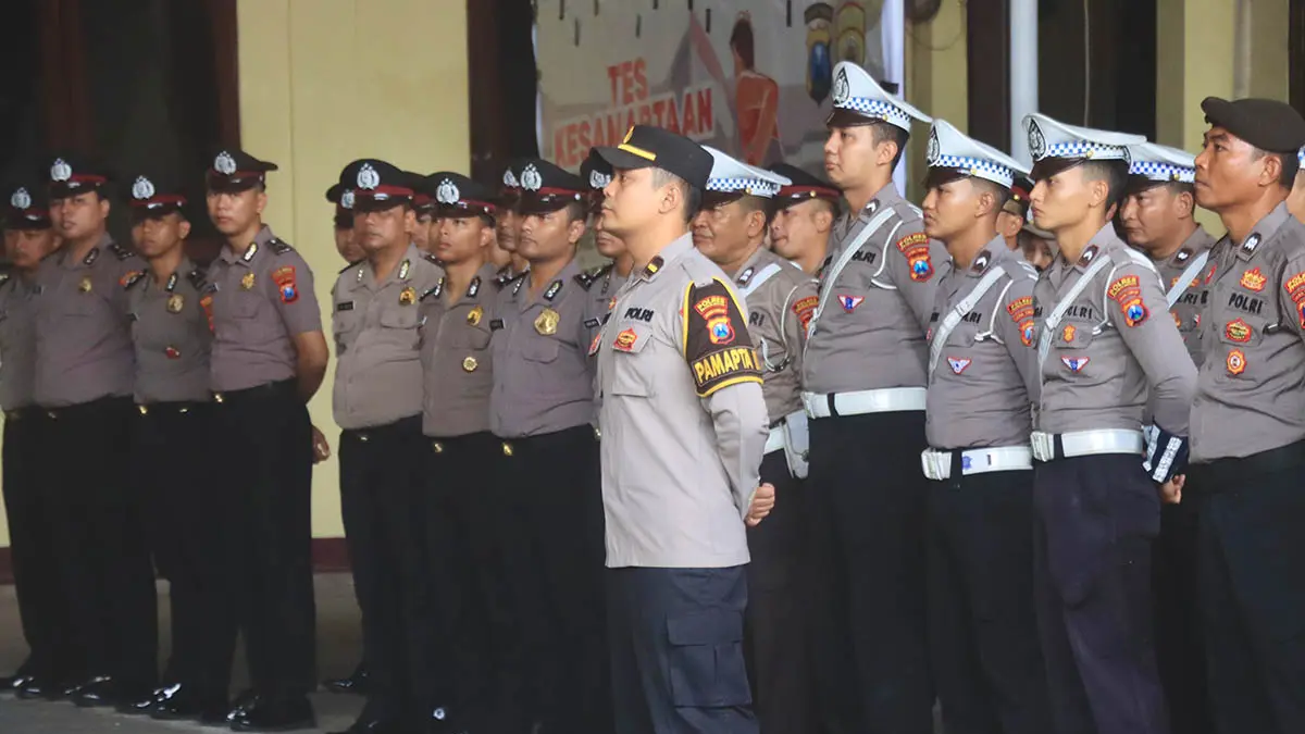 FOKUS PENGAMANAN: Apel yang digelar Polres Probolinggo untuk meningkatkan kesiapsiagaan selama Idul Adha. (Foto: Polres Probolinggo for Jawa Pos Radar Bromo)