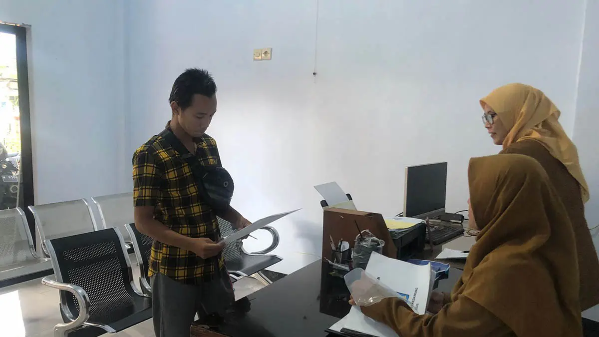 LEBIH LUAS: Suasana nyaman pada ruang pelayanan baru di Kantor Desa Sumberkedawung. (Foto: Inneke Agustin/Jawa Pos Radar Bromo)