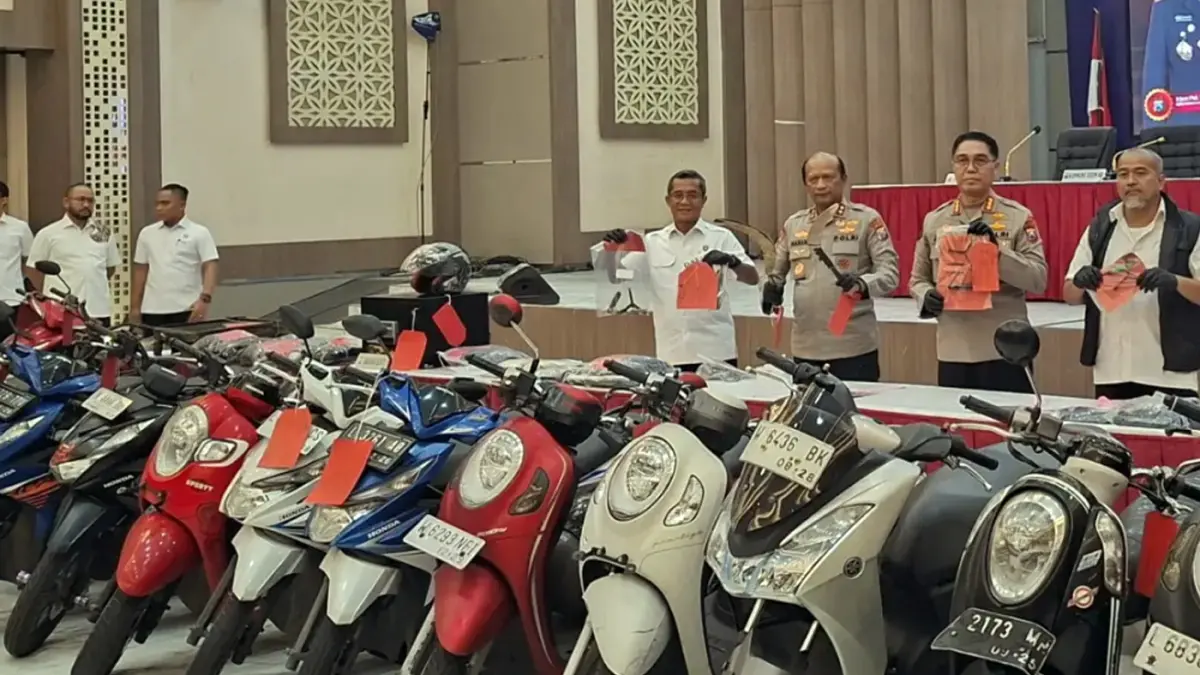 TEGAS: Polda Jatim berhasil mengungkap kasus kejahatan jalanan sebanyak 320 kasus dalam waktu sebulan.(MAHRUS/RADAR SURABAYA)