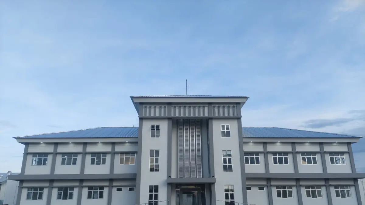 TUNGGU PUSAT: Gedung lapas baru di Kelurahan Tapaan, Kecamatan Bugul Kidul, Kota Pasuruan, sudah berdiri, namun belum bisa difungsikan. (LAPAS IIB PASURUAN FOR JAWA POS RADAR BROMO)