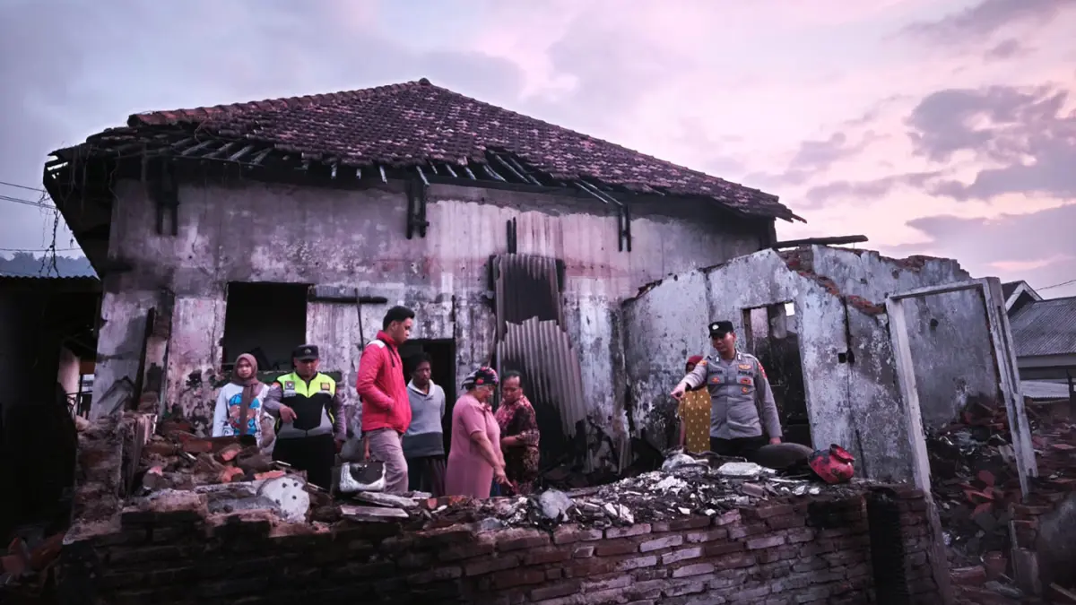 LUDES: Rumah milik Susiani, 66, warga Dusun Banyusari, Desa Blarang, Kecamatan Tutur, ludes dilalap si Jago Merah. 