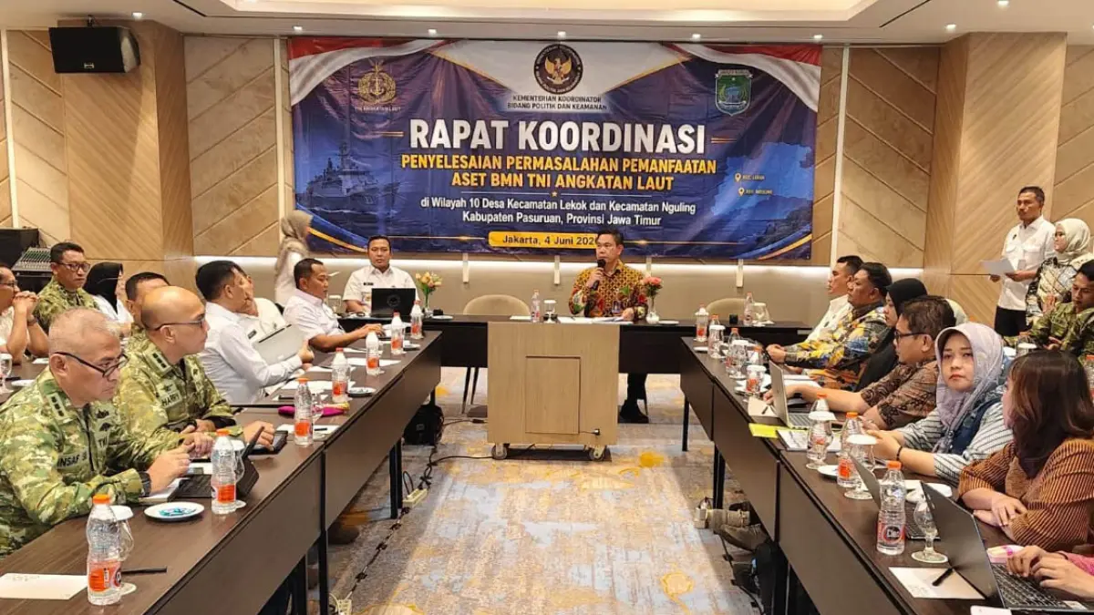 CARI PENYELESAIAN: Rapat yang digelar di Kementerian Koordinator Bidang Politik dan Keamanan, Kamis (4/6) untuk penyelesaian sengketa agrarian. (Foto: Istimewa)