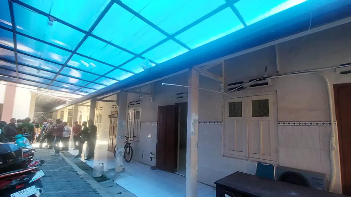 BAKAL DIREHAB: Sisi selatan kantor DPRD Kota Probolinggo yang bakal direhab. (Arif Mashudi/ Radar Bromo)