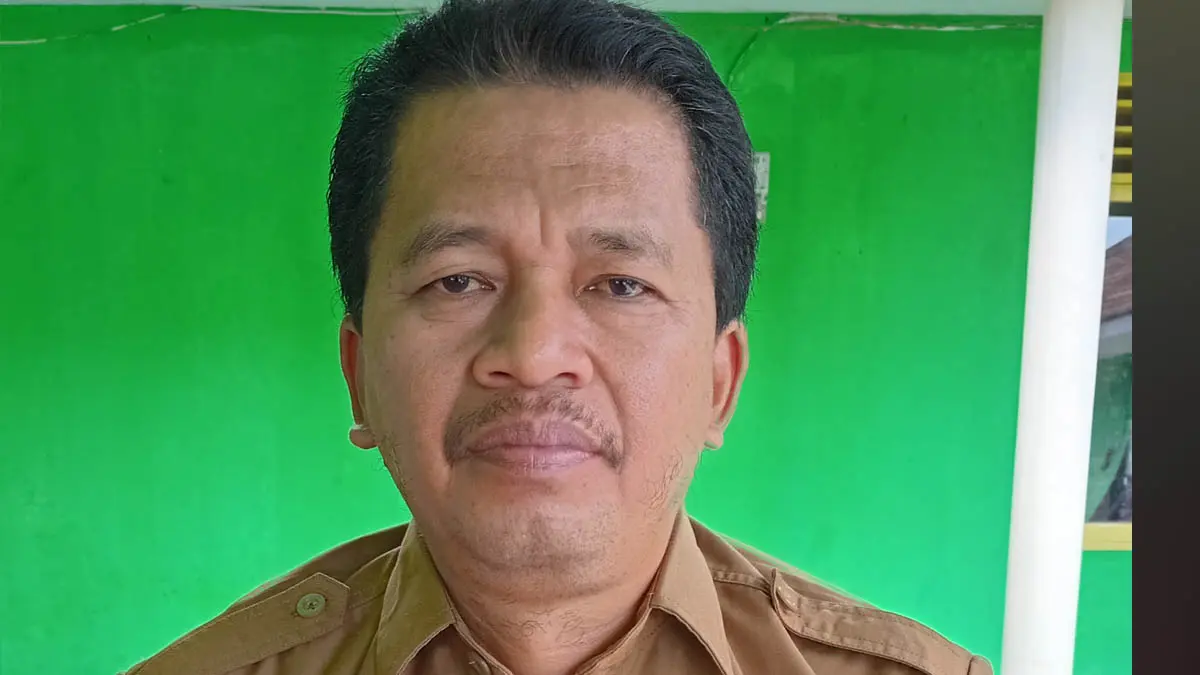 WUJUDKAN PEMBANGUNAN: Kepala Desa Gondosuli Muhammad. (Foto : Didik Purwanto/Jawa Pos Radar Bromo)
