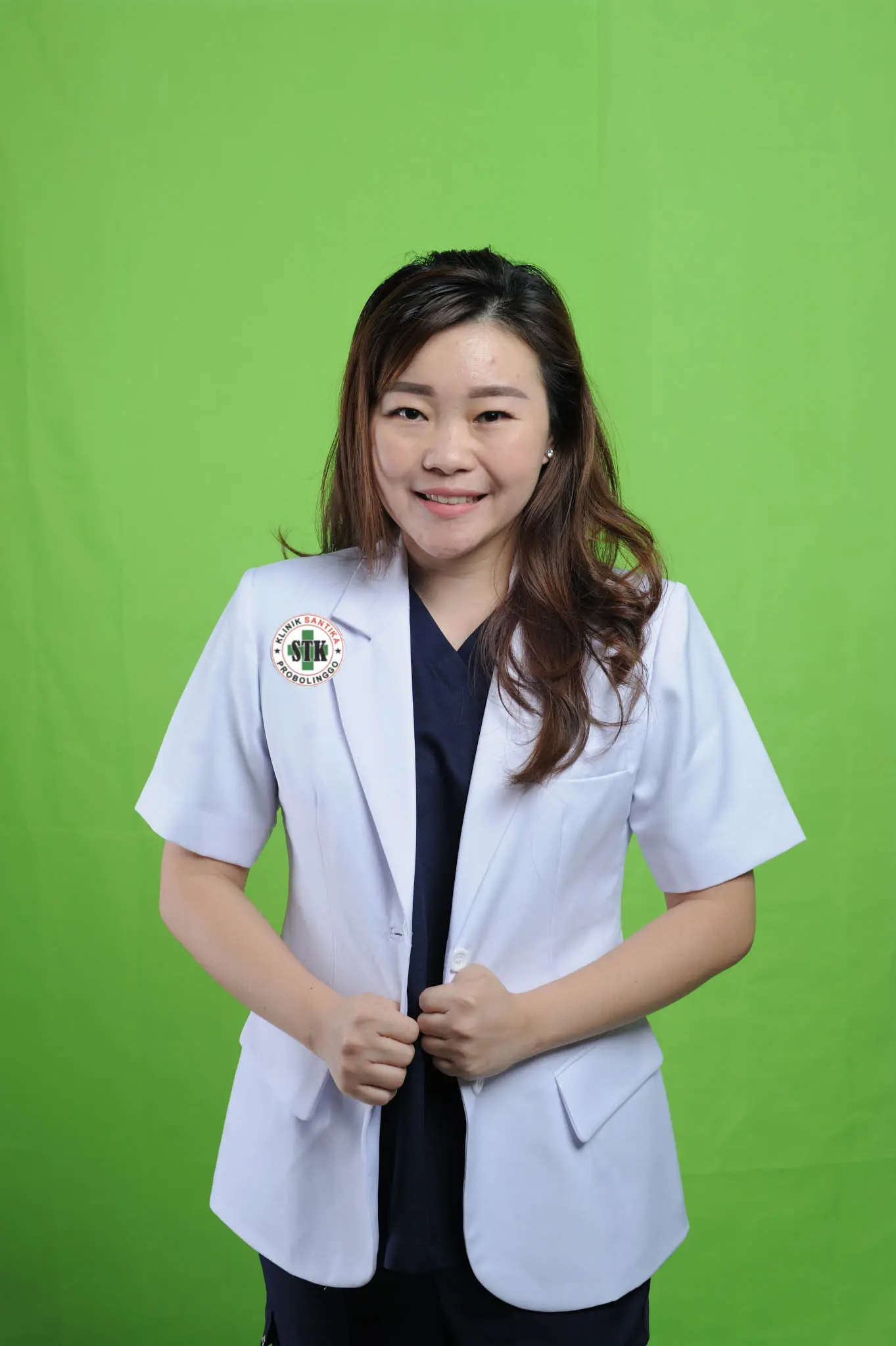 Foto Penanggung Jawab Klinik Santika Kraksaaan dr. Susanti Sugianto, MARS.