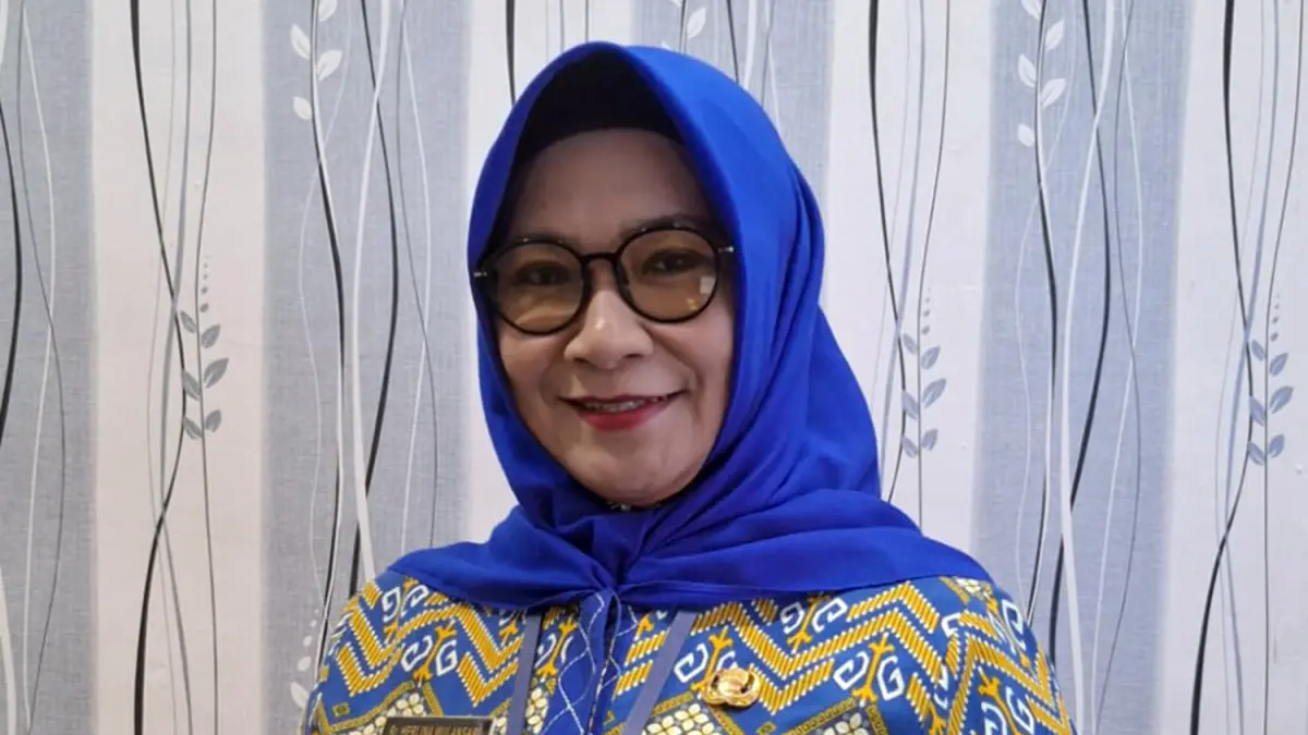 INOVATIF: Kepala SMKN 2 Kraksaan, Rr. Herlina Wulansari, S.Pd., M.M.