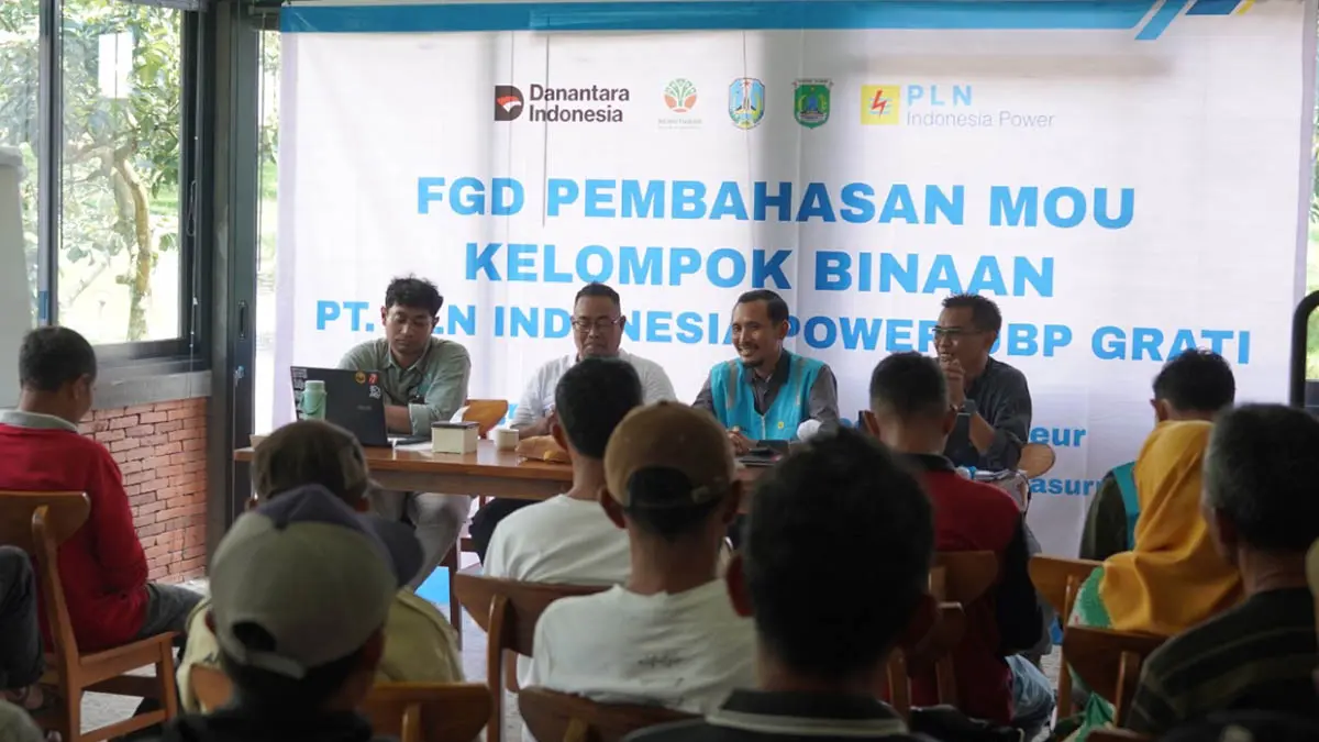 SINERGI: Fokus Group Discussion (FGD) membahas kesepahaman program Eco Agropreneur bersama kelompok-kelompok masyarakat Jatiarjo, Prigen. (Foto: Indonesia Power for Jawa Pos Radar Bromo)
