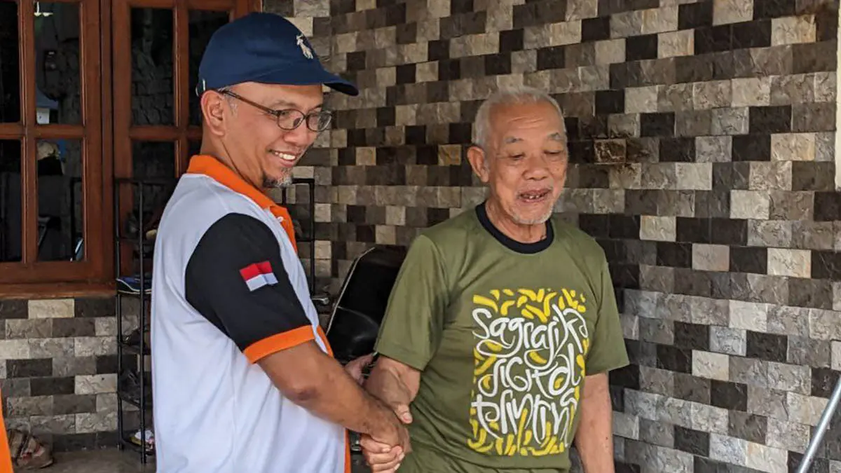 TURUN LAPANGAN: Suci Mardiko kerap menemui masyarakat terutama yang membutuhkan. (Foto: dok pribadi)