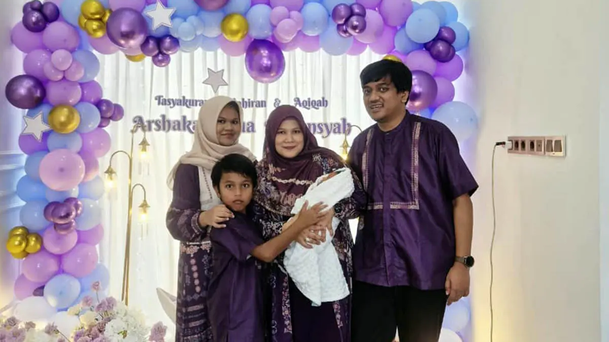HARMONIS: Dikenal sebagai “pahlawan” di rumah sakit, Dokter Ramadi merupakan sosok yang hangat bagi keluarga. Hal itu ditunjukkan dengan keharmonisan rumah tangganya. (Dokter Ramadi for Radar Bromo)