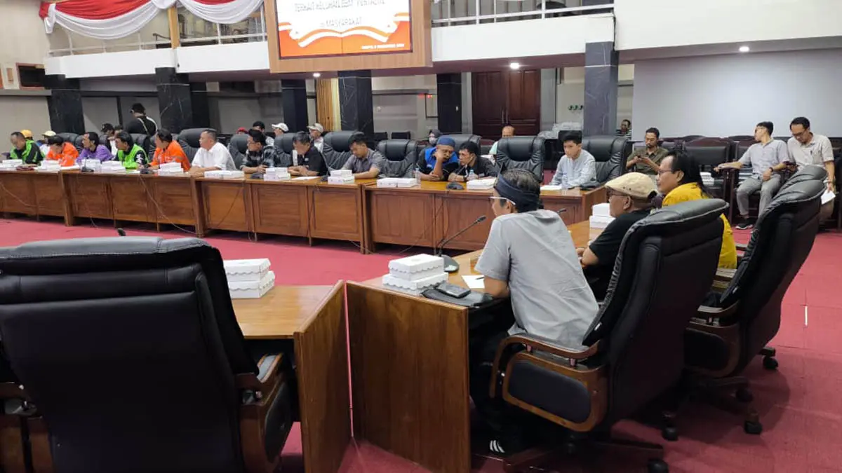 HEARING: Audiensi yang rutin dilakukan DPRD Kota Pasuruan bertujuan untuk menampung aspirasi dan menemukan solusi di tengah masyarakat. (Sekretariat DPRD Kota Pasuruan for Radar Bromo)