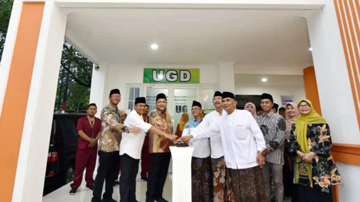 LAUNCHING: Bupati Pasuruan M Rusdi Sutejo dan Wakil Bupati Pasuruan HM Shobih Asrori, bersama legislatif, OPD dan jajaran terkait saat meresmikan program UGD Puskesmas Buka 24 Jam. (Pemkab Pasuruan for Radar Bromo)
