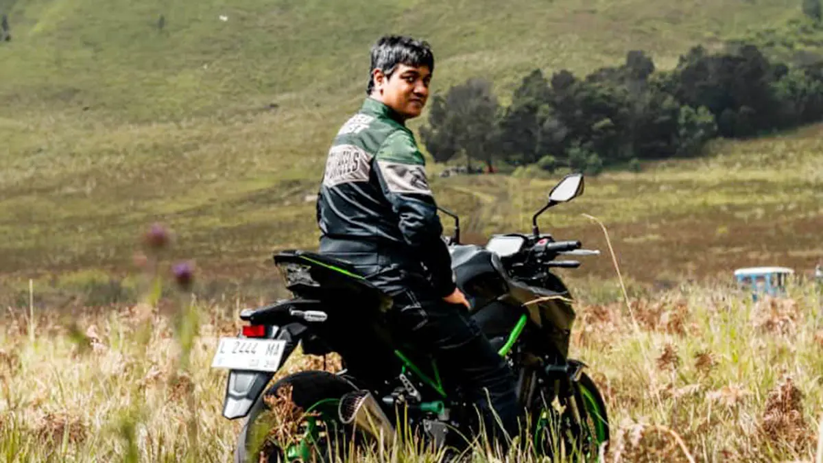 SUKA TANTANGAN: Sosok Dokter Ramadi memang suka dengan aktivitas yang memacu adrenalin. Bahkan sebelum menjadi dokter, ia merupakan seorang pembalap. (Dokter Ramadi for Radar Bromo)