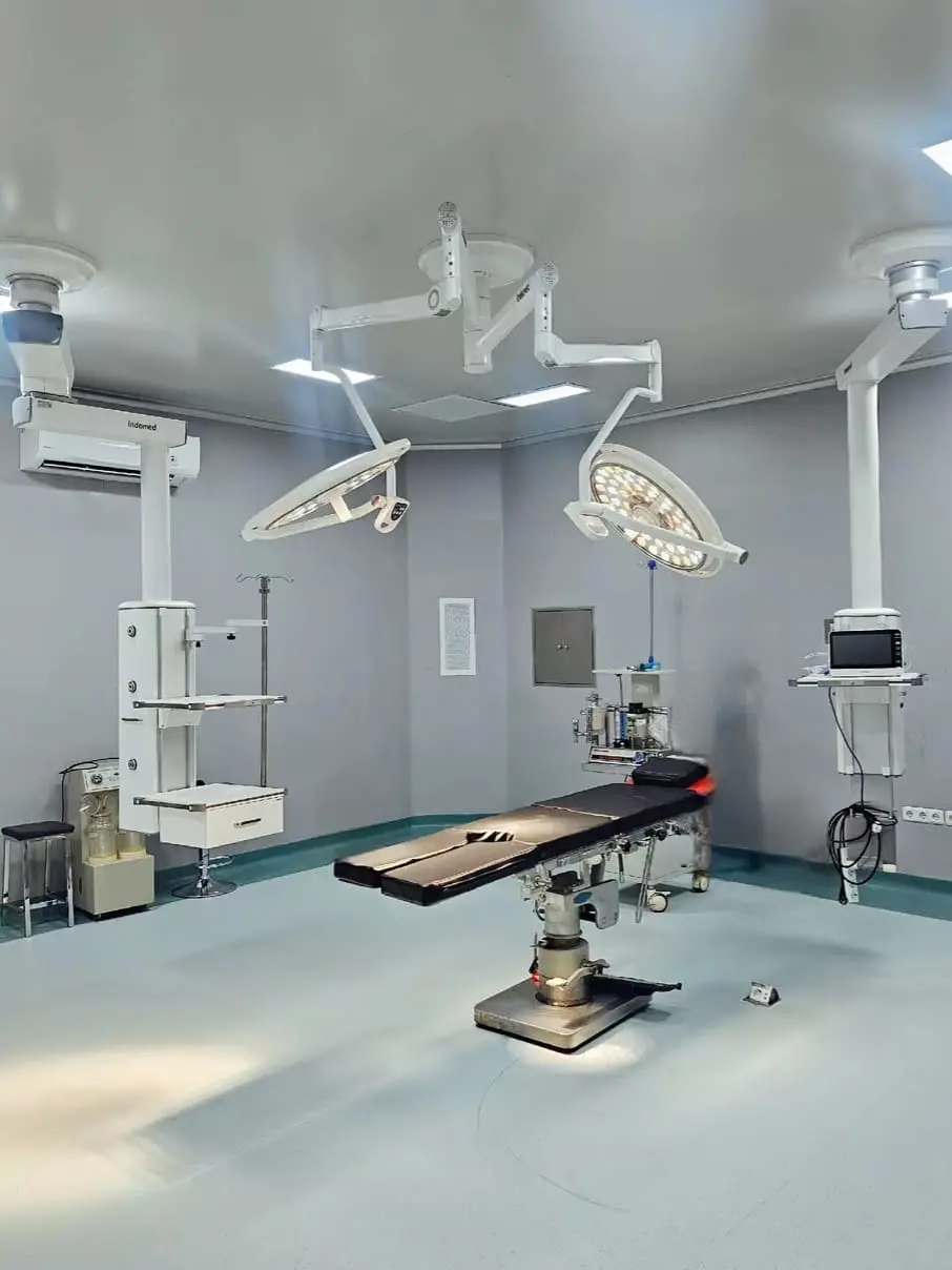 MODERN: Salah satu sudut ruang operasi dengan peralatan medis lengkap yang modern mendukung kineja dokter spesialis profesional. 