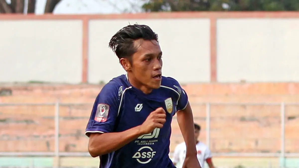 AYO MENANG: Pemain Pasuruan United saat dalam pertandingan beberapa waktu lalu. (Dokumen Radar Bromo)