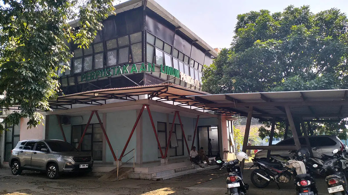 DIPERMAK: Gedung Perpustakaan Pandaan yang akan direhab tahun ini. Dana sekitar Rp 100 juta dialokasikan, untuk memuluskan rencana itu. (Rizal Syatori/Radar Bromo)