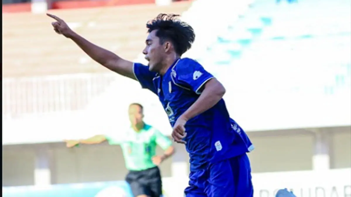 BAKAL ABSEN: Gelandang Pasuruan United Rosihan yang berhasil mencetak gol kala timnya menghadapi Persigar Garut pada Kamis ((2/7) lalu. Dia absen saat timnya menghadapi Pesik Kuningan karena akumulasi kartu. (Foto: Pasuruan United for Jawa Pos Radar Bromo)