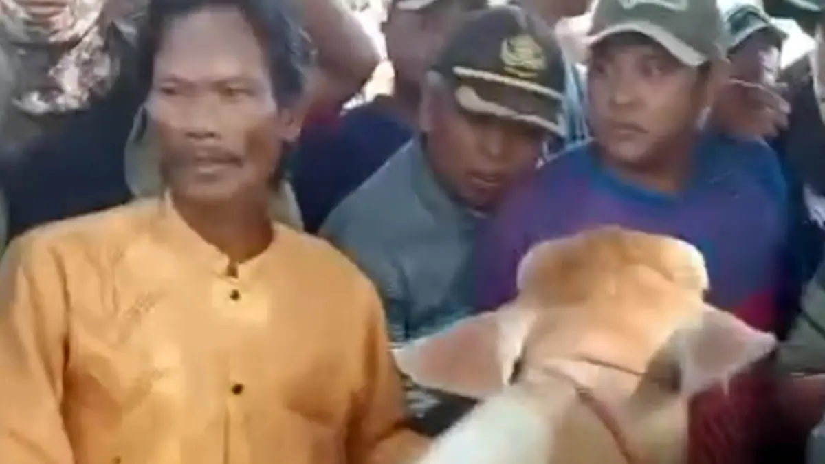 Meski saat menemukan sapi miliknya yang sempat dicuri di pasar sapi Wonoasih, Probolinggo. 