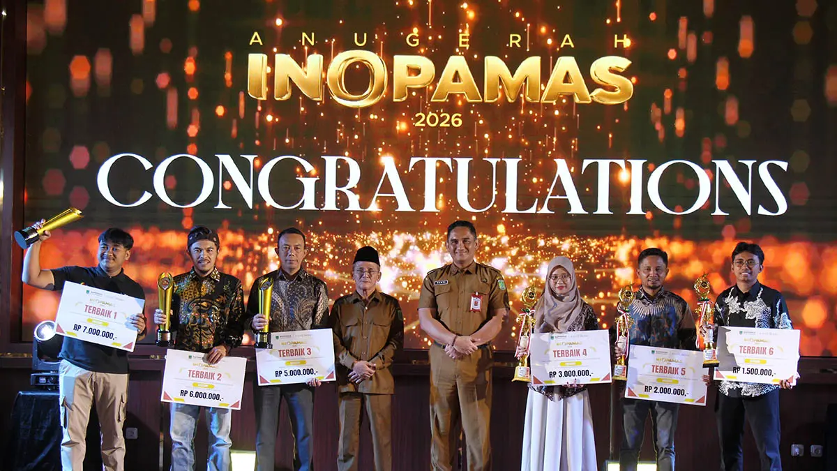 SEMANGAT: Peraih terbaik di kategori teknologi dan nonteknologi. (Foto: M Zubaidillah/Jawa Pos Radar Bromo)