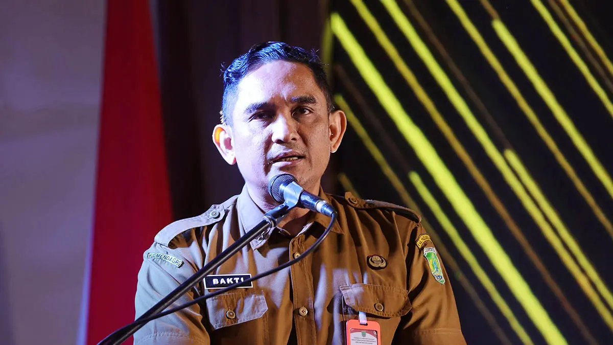 TERUS DIKEMBANGKAN: Kepala Badan Badan Perencanaan Pembangunan, Riset dan Inovasi Daerah, Bakti Jati Permana saat mengisi sambutan. (Foto: M Zubaidillah/Jawa Pos Radar Bromo)
