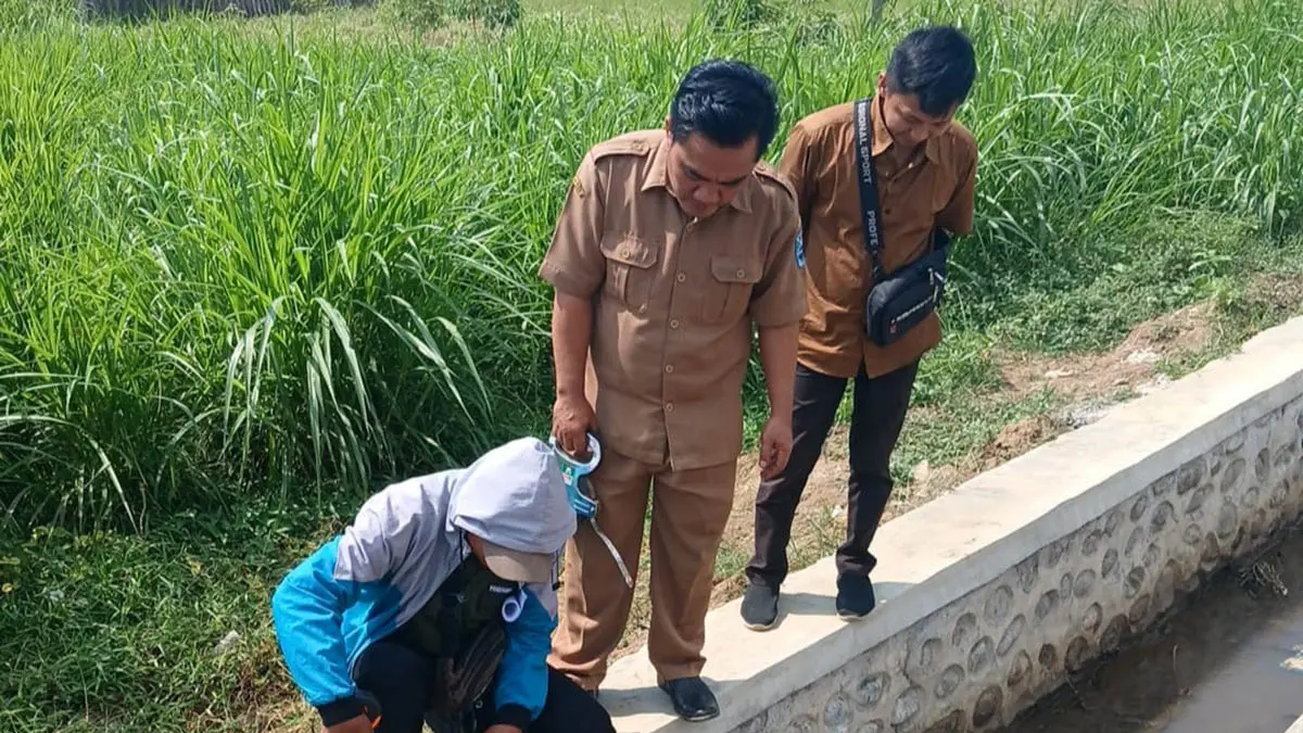 UNTUK PERTANIAN: Saluran irigasi di RT 8 RW 3 di Dusun Pan-pan, Desa Alaskandang, yang sudah selesai dibangun dan kini dimanfaatkan masyarakat. (Foto: Agus Faiz Musleh/Jawa Pos Radar Bromo)
